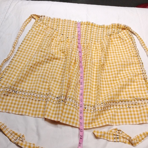Vintage looking handmade womens apron - Picture 6 of 10